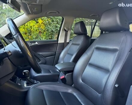 Черный Фольксваген Тигуан, объемом двигателя 2 л и пробегом 260 тыс. км за 12990 $, фото 25 на Automoto.ua