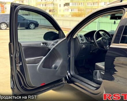 Чорний Фольксваген Тігуан, об'ємом двигуна 2 л та пробігом 184 тис. км за 12450 $, фото 9 на Automoto.ua