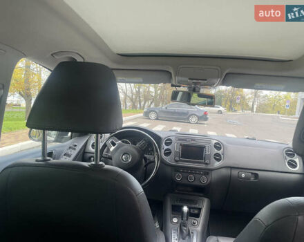 Чорний Фольксваген Тігуан, об'ємом двигуна 2 л та пробігом 180 тис. км за 14700 $, фото 13 на Automoto.ua