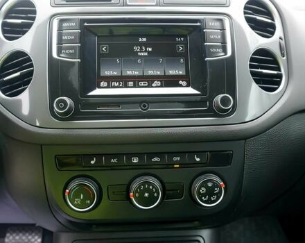 Черный Фольксваген Тигуан, объемом двигателя 2 л и пробегом 75 тыс. км за 13500 $, фото 10 на Automoto.ua