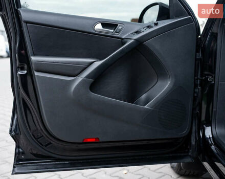 Черный Фольксваген Тигуан, объемом двигателя 1.98 л и пробегом 119 тыс. км за 14550 $, фото 19 на Automoto.ua