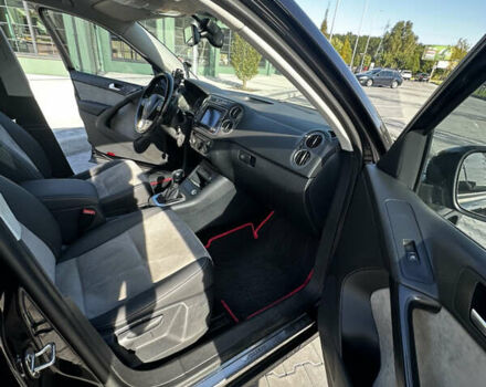 Черный Фольксваген Тигуан, объемом двигателя 1.97 л и пробегом 236 тыс. км за 15250 $, фото 25 на Automoto.ua