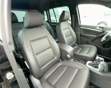 Черный Фольксваген Тигуан, объемом двигателя 2 л и пробегом 94 тыс. км за 2900 $, фото 6 на Automoto.ua