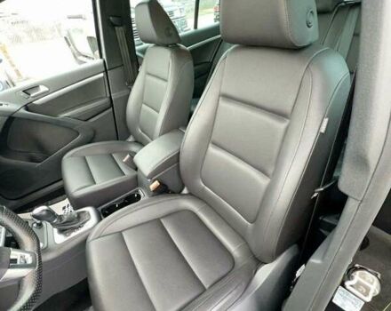 Черный Фольксваген Тигуан, объемом двигателя 2 л и пробегом 94 тыс. км за 2900 $, фото 5 на Automoto.ua