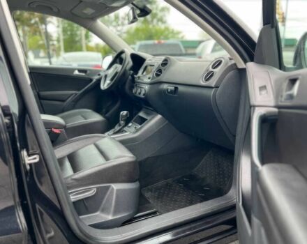 Чорний Фольксваген Тігуан, об'ємом двигуна 2 л та пробігом 70 тис. км за 2800 $, фото 9 на Automoto.ua