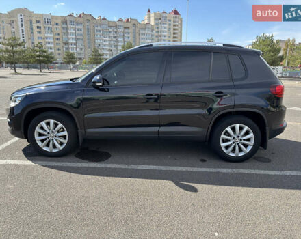 Черный Фольксваген Тигуан, объемом двигателя 1.4 л и пробегом 123 тыс. км за 15800 $, фото 19 на Automoto.ua