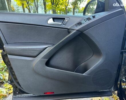 Черный Фольксваген Тигуан, объемом двигателя 2 л и пробегом 260 тыс. км за 12990 $, фото 10 на Automoto.ua