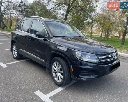 Чорний Фольксваген Тігуан, об'ємом двигуна 2 л та пробігом 180 тис. км за 14700 $, фото 1 на Automoto.ua