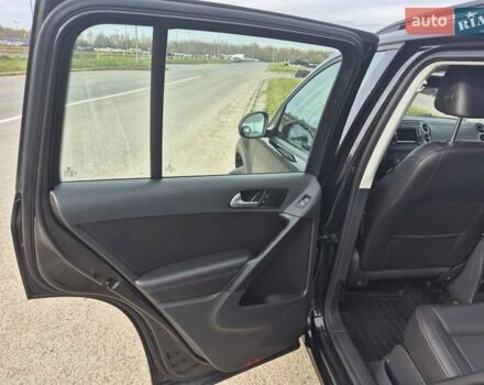 Чорний Фольксваген Тігуан, об'ємом двигуна 2 л та пробігом 135 тис. км за 13850 $, фото 14 на Automoto.ua