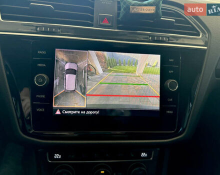 Черный Фольксваген Тигуан, объемом двигателя 2 л и пробегом 232 тыс. км за 26800 $, фото 22 на Automoto.ua