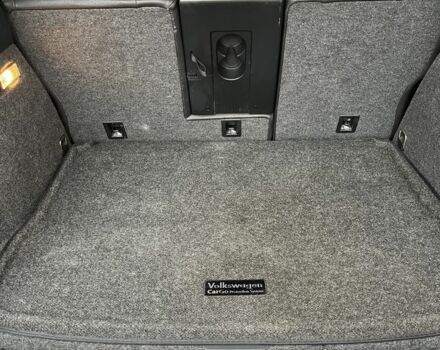 Черный Фольксваген Тигуан, объемом двигателя 2 л и пробегом 171 тыс. км за 11111 $, фото 6 на Automoto.ua