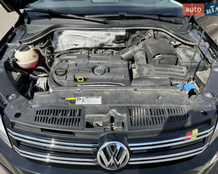 Черный Фольксваген Тигуан, объемом двигателя 1.4 л и пробегом 123 тыс. км за 15800 $, фото 120 на Automoto.ua