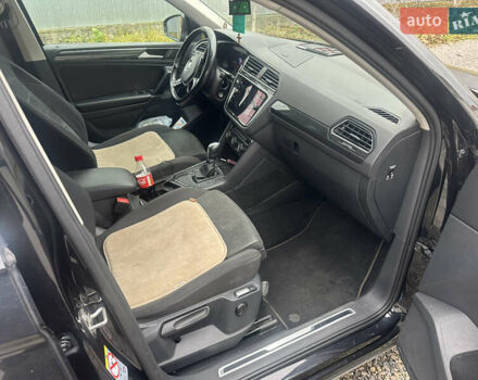 Черный Фольксваген Тигуан, объемом двигателя 1.97 л и пробегом 235 тыс. км за 21000 $, фото 6 на Automoto.ua