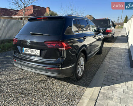 Черный Фольксваген Тигуан, объемом двигателя 1.97 л и пробегом 235 тыс. км за 21000 $, фото 3 на Automoto.ua