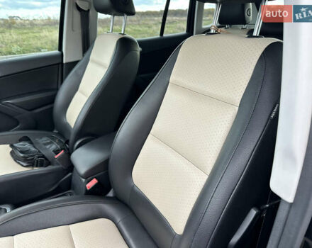 Черный Фольксваген Тигуан, объемом двигателя 2 л и пробегом 175 тыс. км за 12333 $, фото 40 на Automoto.ua