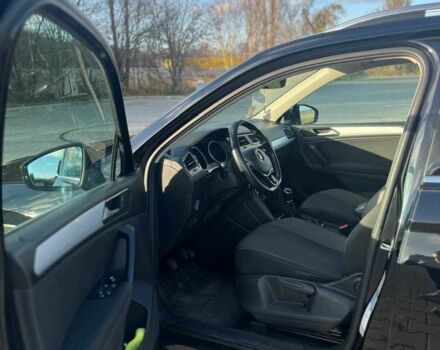 Черный Фольксваген Тигуан, объемом двигателя 2 л и пробегом 300 тыс. км за 17000 $, фото 7 на Automoto.ua