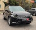 Чорний Фольксваген Тігуан, об'ємом двигуна 2 л та пробігом 143 тис. км за 18690 $, фото 6 на Automoto.ua