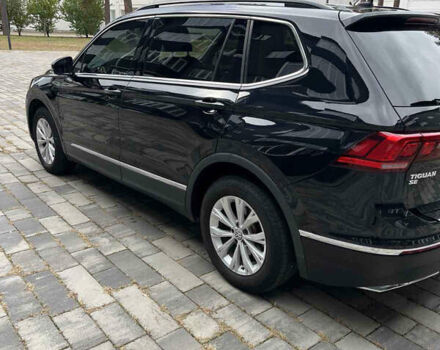 Черный Фольксваген Тигуан, объемом двигателя 1.98 л и пробегом 135 тыс. км за 20700 $, фото 1 на Automoto.ua