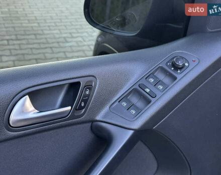 Черный Фольксваген Тигуан, объемом двигателя 2 л и пробегом 100 тыс. км за 14200 $, фото 49 на Automoto.ua