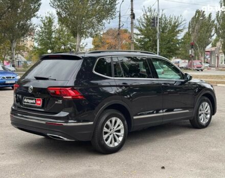 Черный Фольксваген Тигуан, объемом двигателя 2 л и пробегом 143 тыс. км за 18690 $, фото 4 на Automoto.ua