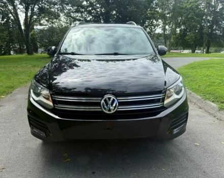 Чорний Фольксваген Тігуан, об'ємом двигуна 2 л та пробігом 52 тис. км за 3200 $, фото 1 на Automoto.ua