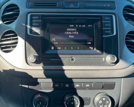 Чорний Фольксваген Тігуан, об'ємом двигуна 2 л та пробігом 142 тис. км за 12200 $, фото 13 на Automoto.ua