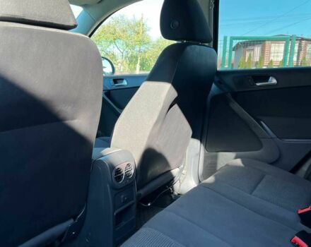 Чорний Фольксваген Тігуан, об'ємом двигуна 2 л та пробігом 142 тис. км за 12200 $, фото 22 на Automoto.ua