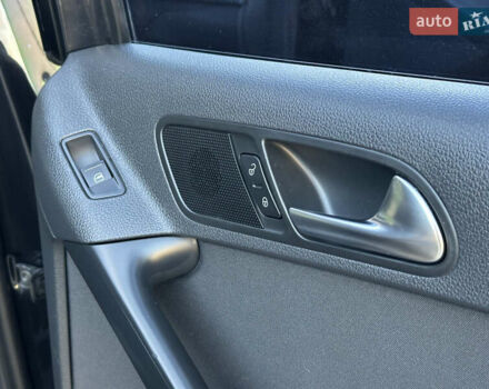 Черный Фольксваген Тигуан, объемом двигателя 2 л и пробегом 100 тыс. км за 14200 $, фото 36 на Automoto.ua