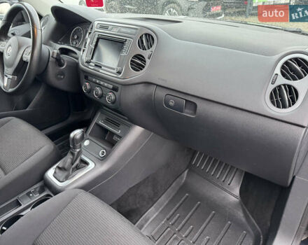 Черный Фольксваген Тигуан, объемом двигателя 2 л и пробегом 140 тыс. км за 13700 $, фото 25 на Automoto.ua