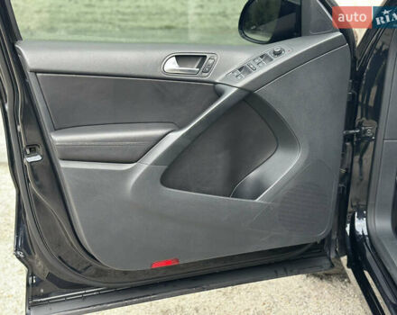 Черный Фольксваген Тигуан, объемом двигателя 1.98 л и пробегом 85 тыс. км за 15999 $, фото 7 на Automoto.ua