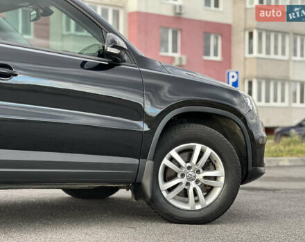 Черный Фольксваген Тигуан, объемом двигателя 2 л и пробегом 175 тыс. км за 12333 $, фото 12 на Automoto.ua
