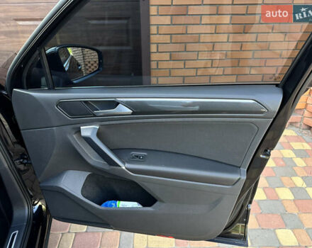 Черный Фольксваген Тигуан, объемом двигателя 1.97 л и пробегом 104 тыс. км за 26100 $, фото 10 на Automoto.ua