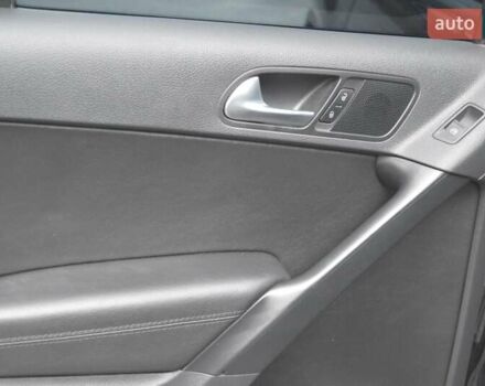 Черный Фольксваген Тигуан, объемом двигателя 1.98 л и пробегом 166 тыс. км за 15000 $, фото 17 на Automoto.ua