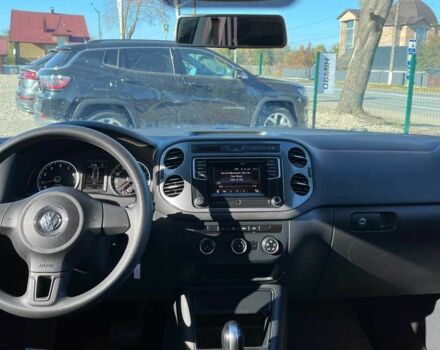 Чорний Фольксваген Тігуан, об'ємом двигуна 2 л та пробігом 142 тис. км за 12200 $, фото 9 на Automoto.ua