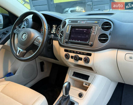 Черный Фольксваген Тигуан, объемом двигателя 2 л и пробегом 185 тыс. км за 13999 $, фото 30 на Automoto.ua