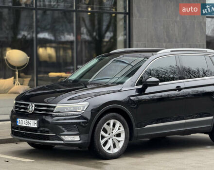 Черный Фольксваген Тигуан, объемом двигателя 2 л и пробегом 209 тыс. км за 23800 $, фото 5 на Automoto.ua