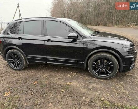 Чорний Фольксваген Тігуан, об'ємом двигуна 1.98 л та пробігом 150 тис. км за 30000 $, фото 5 на Automoto.ua