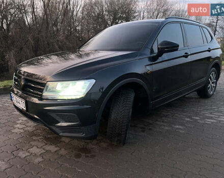 Черный Фольксваген Тигуан, объемом двигателя 1.98 л и пробегом 132 тыс. км за 18500 $, фото 2 на Automoto.ua