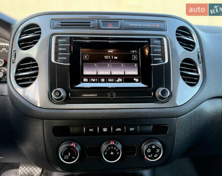 Черный Фольксваген Тигуан, объемом двигателя 1.98 л и пробегом 120 тыс. км за 11999 $, фото 22 на Automoto.ua