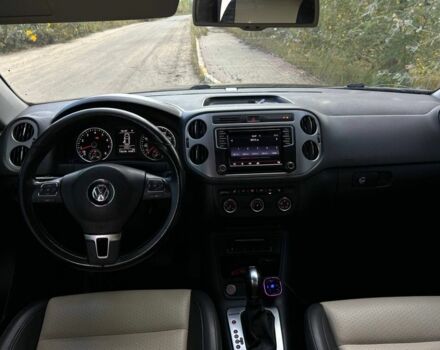 Черный Фольксваген Тигуан, объемом двигателя 2 л и пробегом 145 тыс. км за 12500 $, фото 6 на Automoto.ua