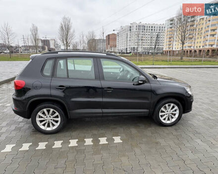 Черный Фольксваген Тигуан, объемом двигателя 2 л и пробегом 95 тыс. км за 14499 $, фото 12 на Automoto.ua