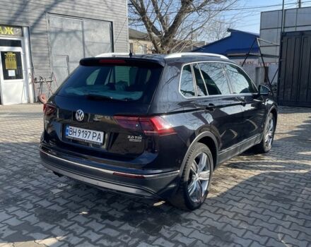 Черный Фольксваген Тигуан, объемом двигателя 2 л и пробегом 225 тыс. км за 24000 $, фото 4 на Automoto.ua