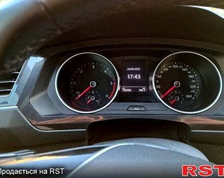 Черный Фольксваген Тигуан, объемом двигателя 2 л и пробегом 177 тыс. км за 20500 $, фото 6 на Automoto.ua