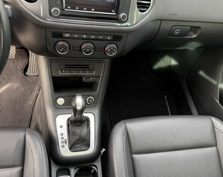 Чорний Фольксваген Тігуан, об'ємом двигуна 2 л та пробігом 104 тис. км за 15500 $, фото 19 на Automoto.ua