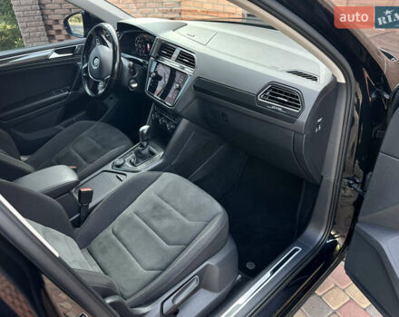 Черный Фольксваген Тигуан, объемом двигателя 1.97 л и пробегом 104 тыс. км за 26100 $, фото 15 на Automoto.ua