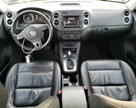 Черный Фольксваген Тигуан, объемом двигателя 2 л и пробегом 118 тыс. км за 2500 $, фото 7 на Automoto.ua