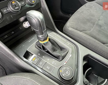 Черный Фольксваген Тигуан, объемом двигателя 1.97 л и пробегом 250 тыс. км за 23500 $, фото 8 на Automoto.ua