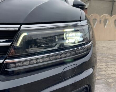 Черный Фольксваген Тигуан, объемом двигателя 2 л и пробегом 225 тыс. км за 24000 $, фото 20 на Automoto.ua