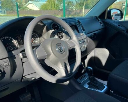 Чорний Фольксваген Тігуан, об'ємом двигуна 2 л та пробігом 142 тис. км за 12200 $, фото 7 на Automoto.ua