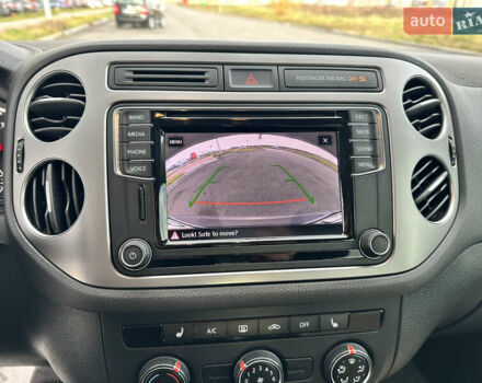 Черный Фольксваген Тигуан, объемом двигателя 2 л и пробегом 175 тыс. км за 12333 $, фото 52 на Automoto.ua